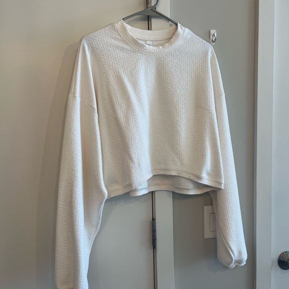 ALO Yoga Tops - alo crop tailor crewneck size L